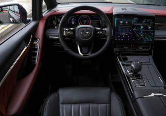 Подержанный автомобиль GAC M8 2024 года (11 фото)