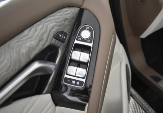 Подержанный автомобиль Voyah Free 2023 года (20 фото)