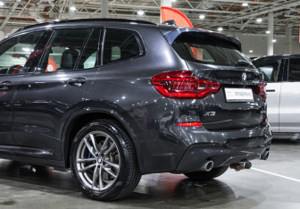 Подержанный автомобиль BMW X3 2019 года (11 фото)
