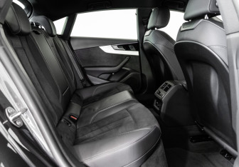 Подержанный автомобиль Audi A5 Liftback 2021 года (31 фото)