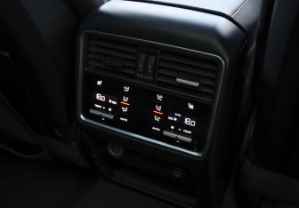 Подержанный автомобиль Porsche Cayenne 2018 года (13 фото)