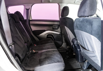 Подержанный автомобиль Mitsubishi Outlander 2008 года (15 фото)