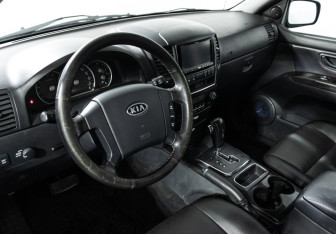 Подержанный автомобиль Kia Sorento 2008 года (10 фото)