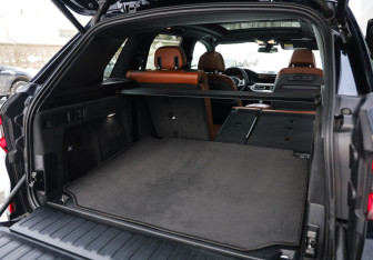 Подержанный автомобиль BMW X5 2021 года (35 фото)
