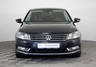 Подержанный автомобиль Volkswagen Passat Sedan 2012 года (2 фото)