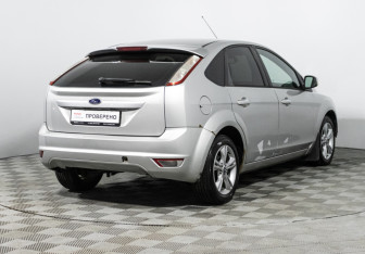 Подержанный автомобиль Ford Focus Sedan 2011 года (5 фото)