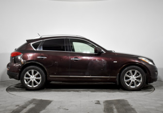 Подержанный автомобиль Infiniti EX 2008 года (4 фото)
