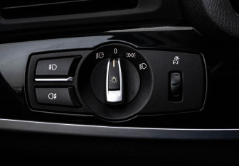 Подержанный автомобиль BMW X3 2014 года (21 фото)