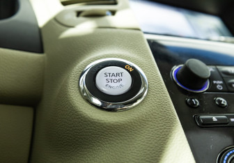 Подержанный автомобиль Infiniti FX 2010 года (23 фото)