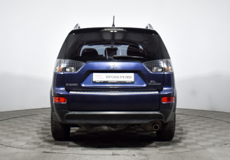 Подержанный автомобиль Mitsubishi Outlander 2008 года (6 фото)
