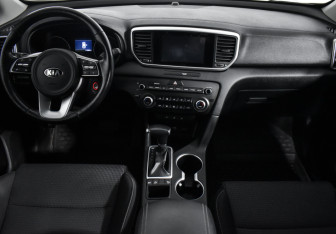 Подержанный автомобиль Kia Sportage 2018 года (15 фото)