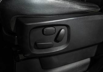 Подержанный автомобиль Land Rover Discovery 2014 года (18 фото)