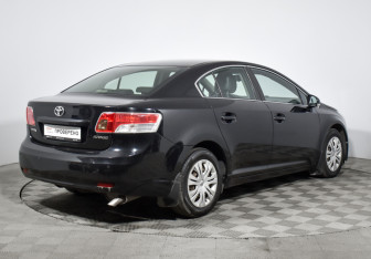 Подержанный автомобиль Toyota Avensis Sedan 2009 года (5 фото)