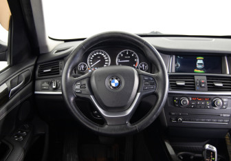 Подержанный автомобиль BMW X3 2014 года (10 фото)