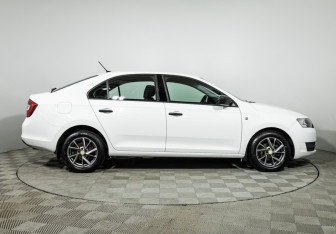 Подержанный автомобиль Skoda Rapid Liftback 2017 года (4 фото)