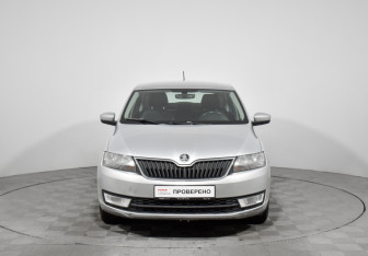 Подержанный автомобиль Skoda Rapid Liftback 2017 года (2 фото)