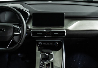 Подержанный автомобиль Geely Coolray 2023 года (14 фото)