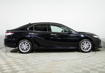 Подержанный автомобиль Toyota Camry Sedan 2020 года (4 фото)