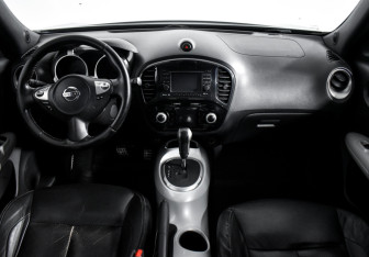 Подержанный автомобиль Nissan Juke 2011 года (14 фото)