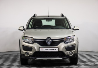 Подержанный автомобиль Renault Sandero 2016 года (2 фото)