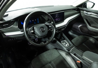 Подержанный автомобиль Skoda Octavia Liftback 2021 года (11 фото)