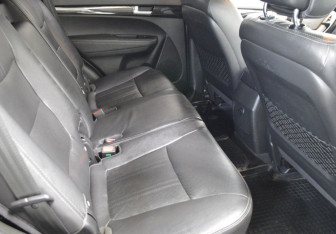 Подержанный автомобиль Kia Sorento 2010 года (13 фото)
