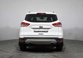 Подержанный автомобиль Ford Kuga 2013 года (6 фото)