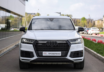 Подержанный автомобиль Audi Q7 2019 года (4 фото)