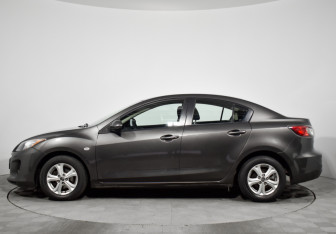 Подержанный автомобиль Mazda 3 Sedan 2012 года (8 фото)
