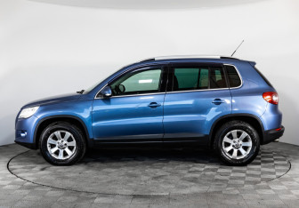 Подержанный автомобиль Volkswagen Tiguan 2011 года (8 фото)