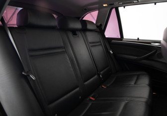Подержанный автомобиль BMW X5 2008 года (12 фото)