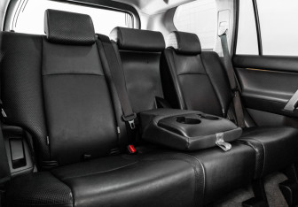 Подержанный автомобиль Toyota Land Cruiser Prado 2012 года (20 фото)