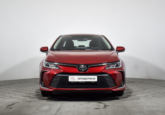 Подержанный автомобиль Toyota Corolla Sedan 2019 года (2 фото)