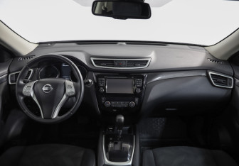 Подержанный автомобиль Nissan X-Trail 2016 года (9 фото)