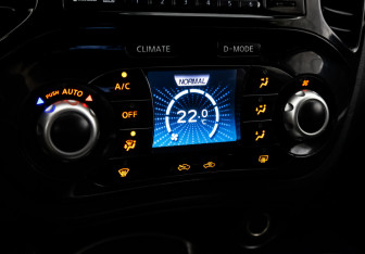 Подержанный автомобиль Nissan Juke 2012 года (13 фото)