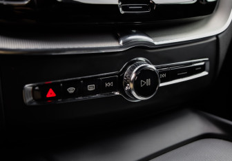 Подержанный автомобиль Volvo XC60 2018 года (17 фото)