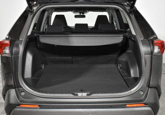 Подержанный автомобиль Toyota RAV4 2019 года (19 фото)