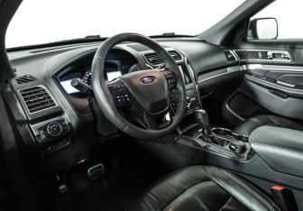 Подержанный автомобиль Ford Explorer 2019 года (11 фото)