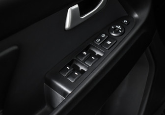 Подержанный автомобиль Kia Sportage 2012 года (15 фото)
