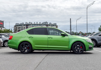 Подержанный автомобиль Skoda Octavia RS Liftback 2014 года (4 фото)