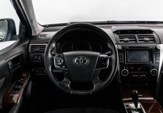 Подержанный автомобиль Toyota Camry Sedan 2013 года (12 фото)