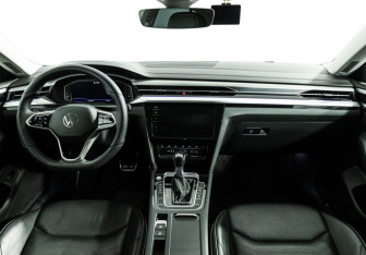Подержанный автомобиль Volkswagen Arteon 2021 года (13 фото)