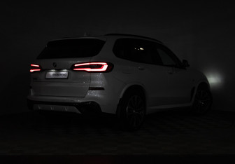 Подержанный автомобиль BMW X5 2019 года (37 фото)