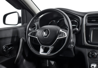 Подержанный автомобиль Renault Logan Sedan 2020 года (13 фото)