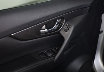 Подержанный автомобиль Nissan X-Trail 2018 года (21 фото)