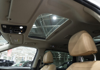 Подержанный автомобиль Kia Carnival 2020 года (23 фото)