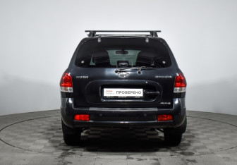 Подержанный автомобиль Hyundai Santa Fe 2010 года (6 фото)