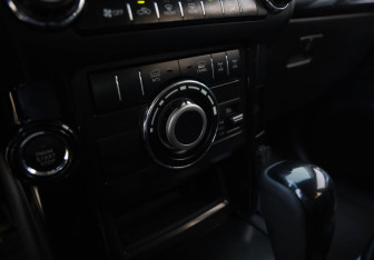 Подержанный автомобиль Toyota Land Cruiser Prado 2014 года (12 фото)