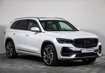 Подержанный автомобиль Geely Monjaro 2024 года (3 фото)
