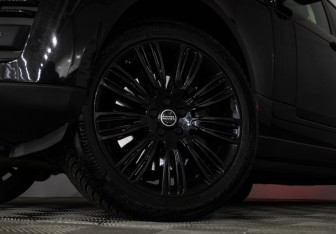 Подержанный автомобиль Land Rover Range Rover 2015 года (33 фото)